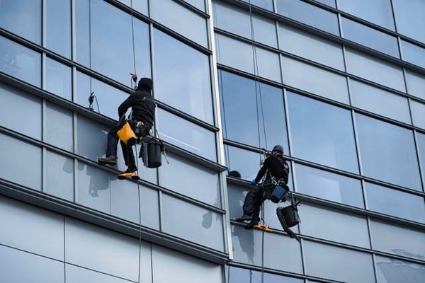 Comment Choisir la Meilleure Entreprise pour le Nettoyage de votre Façade ?